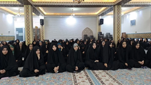 در خوابگاه شماره 1 پردیس حضرت معصومه (س) برگزار شد: 

نشست صمیمی رییس پردیـس و سرپرستان سرای دانشجویی با دانشجو معلمان 2