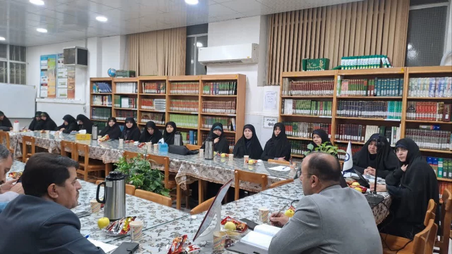 توسط دانشگاه فرهنگیان استان قم با همکاری معاونت پژوهش و فناوری و پژوهشکده تعلیم و تربیت اسلامی در پردیس حضرت معصومه(س) برگزار شد: 

پیش نشست همایش ملی «ما و غرب در آراء و اندیشه حضرت آیت الله العظمی خامنه ای (مد ظله العالی)» 2