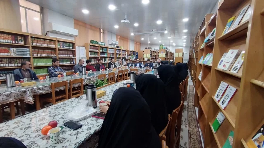 با حضور مسؤولان دانشگاه فرهنگیان استان قم برگزار شد: 

جلسه شورای اداری پردیس حضرت معصومه(س) 2