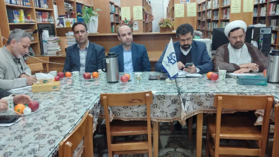 با حضور مسؤولان دانشگاه فرهنگیان استان قم برگزار شد: 

جلسه شورای اداری پردیس حضرت معصومه(س) 2