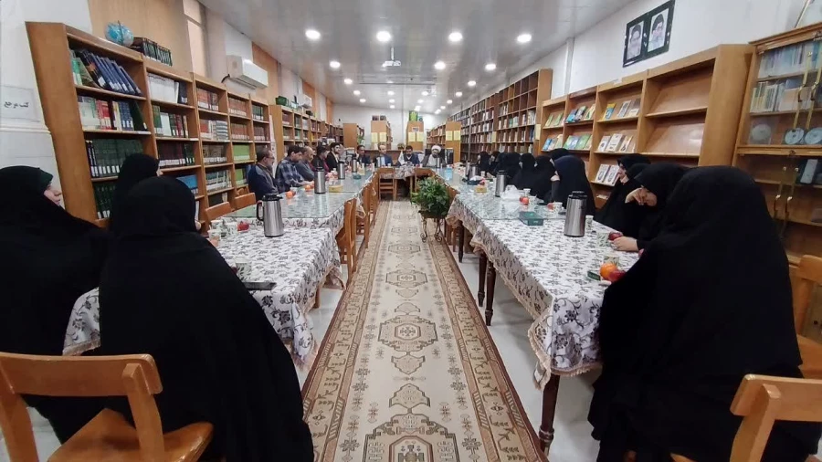 با حضور مسؤولان دانشگاه فرهنگیان استان قم برگزار شد: 

جلسه شورای اداری پردیس حضرت معصومه(س) 2